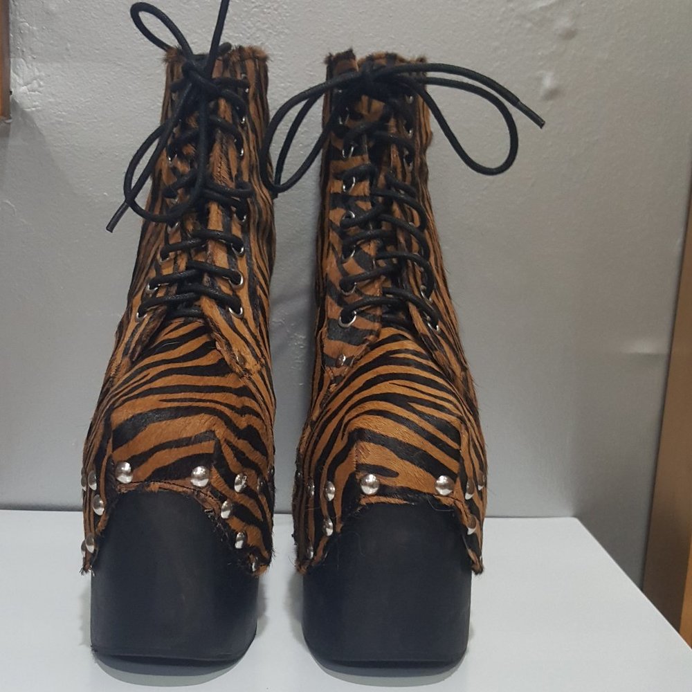 💥SHOWSTOPPERS!💥 Lula F Cheetah Last Havana Genuine Leather Booties - Picture 3 of 15